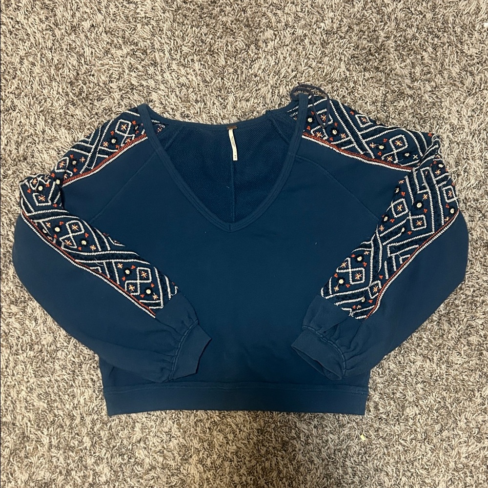 Free People Senorita Embroidered Puff Sleeve V-Neck Cropped Sweatshirt